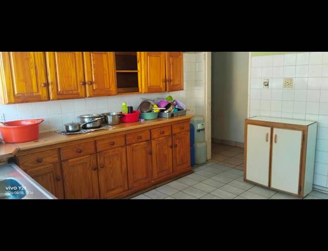 4 BEDROOM HOUSE FOR SALE IN KEMPTON PARK EXT 04